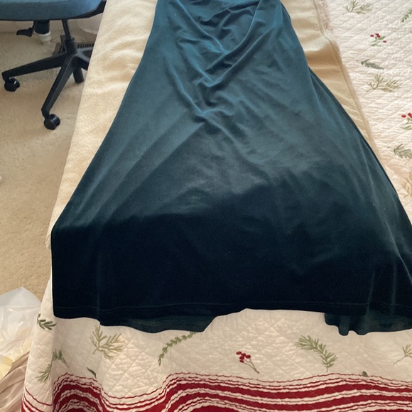 Velvet Green Dress - Picture 4 of 6